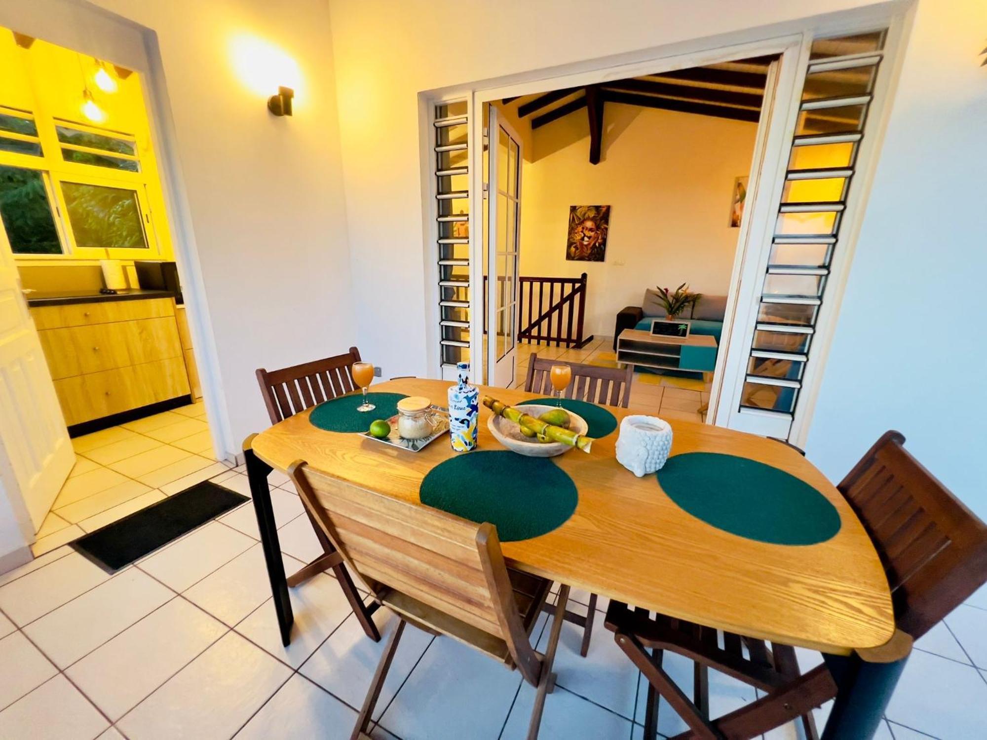 Villa Iguana, Duplex Paisible, Vue Magnifique Mer Et Rocher Du Diamant, Piscine Sainte-Luce Exterior photo